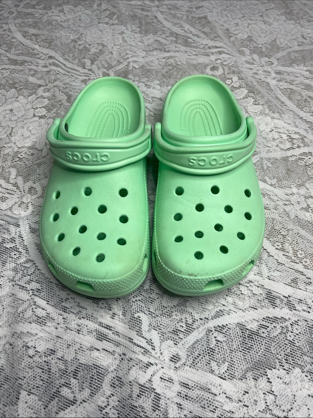 CROCS Unisex Classic Clog in Mint Green men’s Size  7 women’s Size 9
